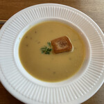 芋芋屋 - ひよこ豆スープ