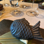 レストラン マノワ - 黒いフォアグラ鯛焼き