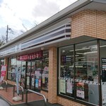 セブンイレブン - 外観写真:店舗入口