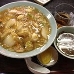 中華園 - 2012.8.21(火)11時50分訪問 いつもの中華丼600円d(^_^o)