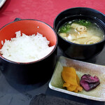 エリエールゴルフクラブ - ご飯と味噌汁と漬物