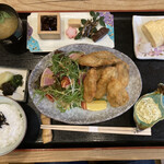 不動坂　菊地 - 牡蠣フライ御膳（¥1700）　とても大きな牡蠣が薄い衣で絶妙の火加減です。