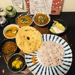 月と亀 - 筑前インドスペシャル定食