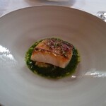 マダム・トキ - 山口県産甘鯛のポワレ、ハマグリのブイヨン　青のりの香り