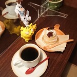 白栄堂 - にゅんさんのモンブランとホットコーヒー