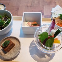 ザ タヴァン グリル＆ラウンジ - 