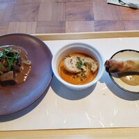 ザ タヴァン グリル＆ラウンジ - 