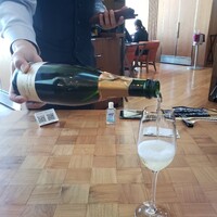 ザ タヴァン グリル＆ラウンジ - 