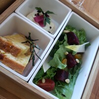 ザ タヴァン グリル＆ラウンジ - 