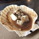 喰い処 鮭番屋 - ホタテは火の入りが早いのでオススメ
                                醤油で調味して カットしてくれます