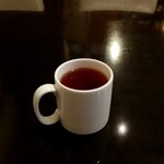 Sousaku Chuu Ka Shu Bou Kouen - 温かいお茶を出してくれます。