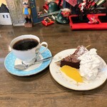 珈琲館 尾賀 - ホットコーヒーと手作りチョコレートケーキ