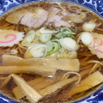 あべ屋食堂 - 見た目は美味しそうな「特製醤油らーめん」ですが…