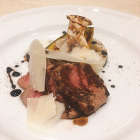 Il Cucchiaio di Angelo - 牛肉　パルミジャーノ.レッジャーノがのってる