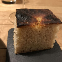 セミーナ - 自家製フォカッチャ　　重厚感ありしっとりしていてほんのりバターな味付け　おかわりできます