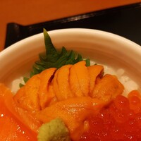 函館うに むらかみ 日本生命札幌ビル店 - この日は北方四島産のバフンウニ、ミョウバン不使用の生うには濃厚なコクで、芳醇な甘さにとろける～