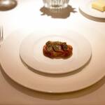 コート ドール - ・イワシの一口トースト バゲットに、トマトソース、ふっくらジューシーなイワシ。 さくさくしっとり、美味しい〜♡