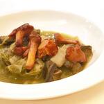 コート ドール - ・フランスポワトゥシャラン産エスカルゴ煮込み香草ソース