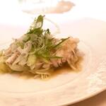 コート ドール - ・エイヒレキャベツ 長ネギ キャベツ エイのクールブイヨン煮込み 北海道産のエイヒレのキャベツ蒸し