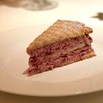 コート ドール - ・小布施の酸果黄桃のアイス ダクワーズ生地で挟んだアントルメグラッセ