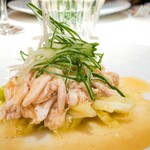 コート ドール - ・えいとキャベツ シェリー酢とバターのソース えい、キャベツ、ねぎ