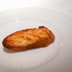 コート ドール - ・グリュイエールと桜海老のクロックムッシュ  お皿が来た瞬間いい香りが立つ。 食欲のスイッチをキッチリと入れてくれる一品。