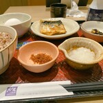 Ootoya - 朝食（鯖塩焼き定食）