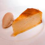 コート ドール - ・スフレチーズケーキ 紅茶のシャーベットがレモンが入っててレモンティー風味。 チーズとレモンは相性良きなので、嬉しい組み合わせ♡