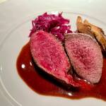 コート ドール - ・鳥取産子鹿のロースト うつくしー 火入れの具合の違いもオツです。