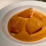 コート ドール - ・洋梨のキャラメルコンポート  温かい洋梨。冬だねぇ 洋梨自身はスッキリしてるのが絶妙。