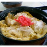 大廣食堂 - 甘いたれにしっかりと閉じられた卵に大粒の鶏肉がごろんと