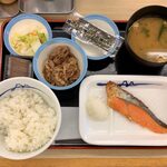 Matsuya - 焼鮭定食（ミニ牛皿） ¥490