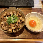 中華蕎麦 沙羅善 - 金華豚の炙り飯 生たまご付き