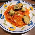 トラットリア ポルコロッソ - ナスとモッツァレラチーズのトマトソースパスタ