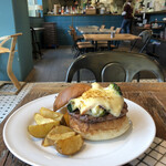 ＡＳ CLASSICS DINER - 【1月のMonthly Burger】  『海老とブロッコリーのグラタンBurger¥1600』