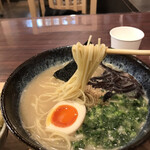 くまもとサロン アソビ・バー - 細い棒麺