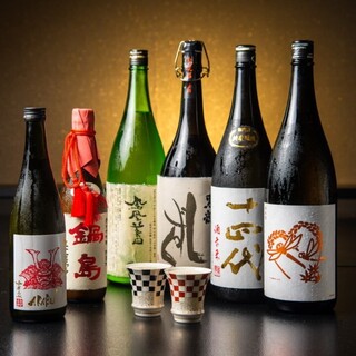 “Gokusakuragicho store” offers a variety of Japanese sake.