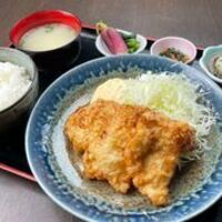こだわりの揚げ鶏定食(ライス・小鉢・味噌汁・漬物付) 【ご飯大盛り無料】