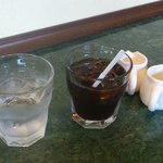 マッシモッタヴィオ - ランチに付くドリンクはアイスコーヒーにしました。　可愛いサイズ。