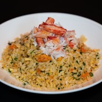 タラバ蟹と上海蟹味噌入り黄金炒飯 