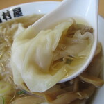 田村屋 - ちゅるんとした雲吞。