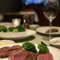 37 Steakhouse & Bar - 