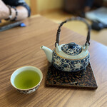 Tomo Ei - お茶もとても美味しいです♡綺麗な茶器にうっとり。