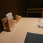 Sobakiri Miyota - 玄関入った正面の二人用テーブル。