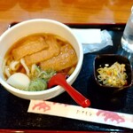 うどん 和月 - きつねうどん·小鉢付き。660円。