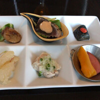 過門香 丸の内トラストタワー店 - 冷菜6種もりあわせ