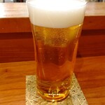 佳肴岡もと - 奥様が注ぐビールは神泡！