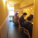 小料理 東山 - カウンター席
