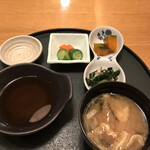 Tsukijinakashima - 奈可嶋夕餉膳２１８０円。お味噌汁、お漬物、小鉢と天つゆ。