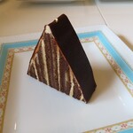 エムロード - オペラピラミッド